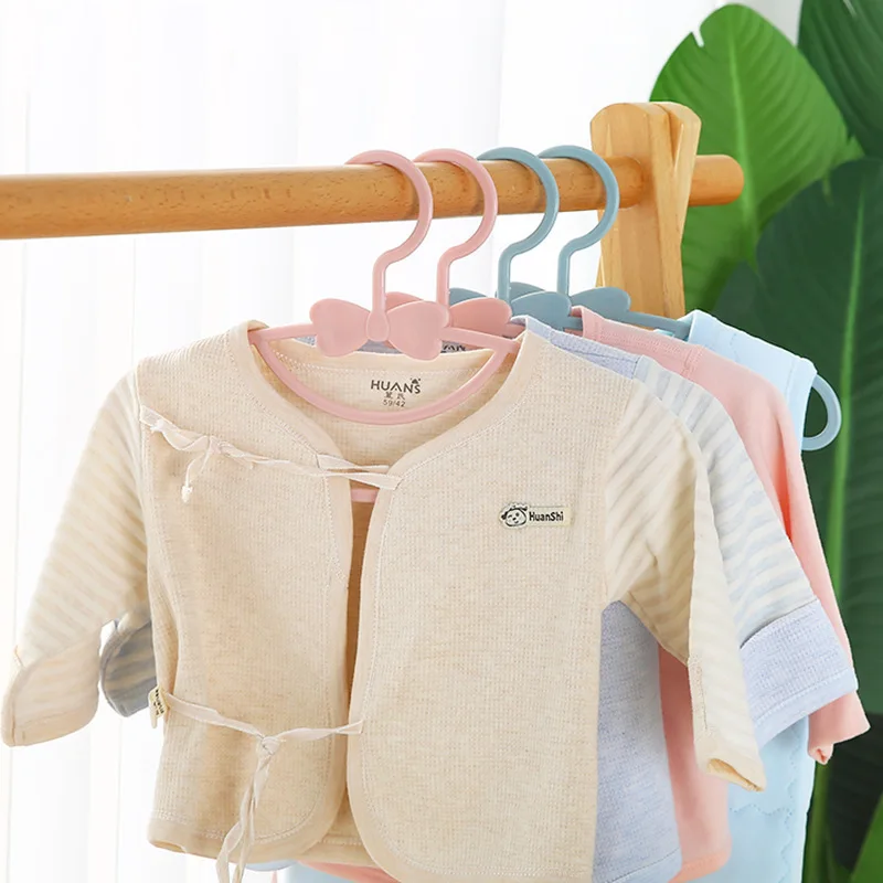 Cintres en plastique pour bébé - Baby Clothing Hangers avis et prix